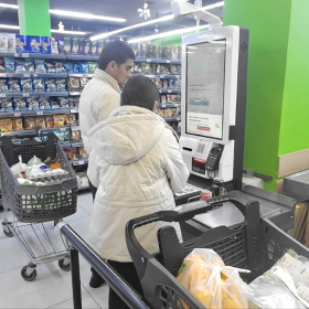 Первые в Таджикистане кассы самообслуживания запустил ритейлер «Амид»